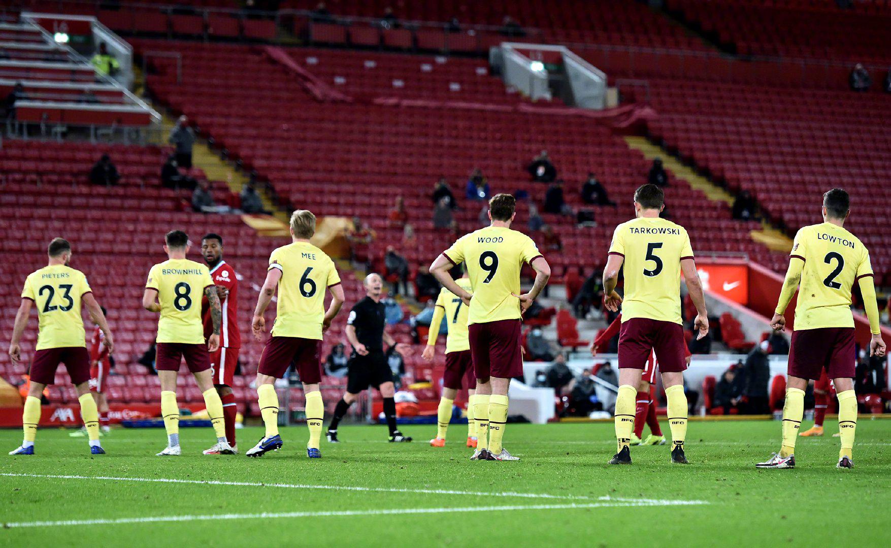 而老队员的 而老队员的